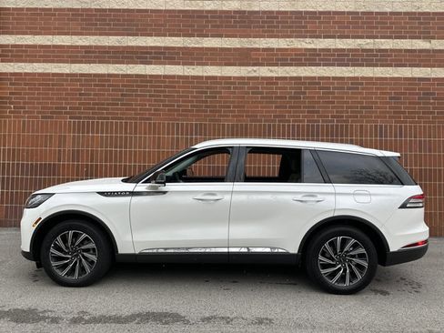Used 2025 Lincoln Aviator AWD w/ Equipment Group 101A image 5