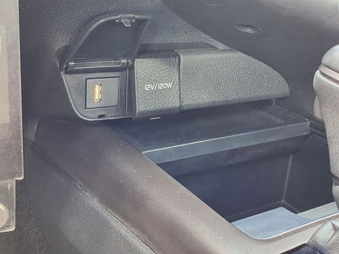 Used 2023 Toyota Camry SE image 12