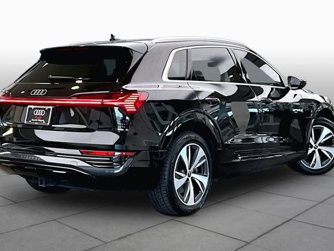 Used 2024 Audi Q8 e-tron Premium Plus AWD/4WD image 11