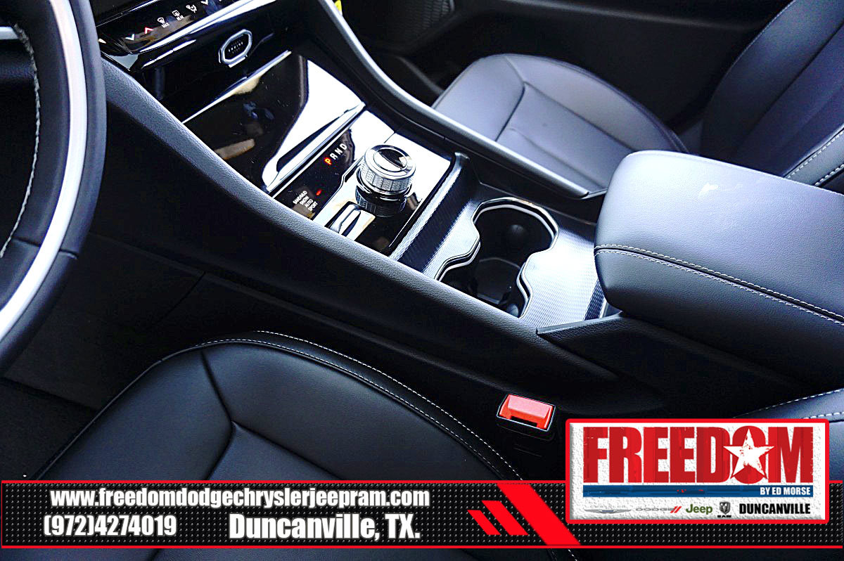 New 2026 Jeep Grand Cherokee Limited w/ Limited Altitude Package AWD/4WD image 34