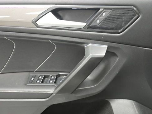 Used 2023 Volkswagen Tiguan SE R-Line AWD/4WD image 18