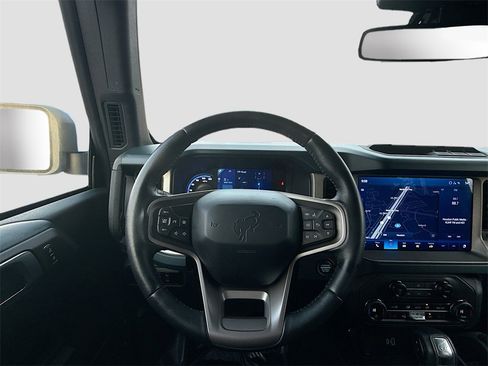 Used 2024 Ford Bronco Outer Banks image 11