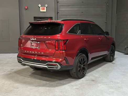 Used 2022 Kia Sorento SX AWD/4WD image 4