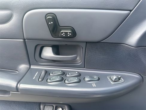 Used 1998 Ford Crown Victoria LX image 23