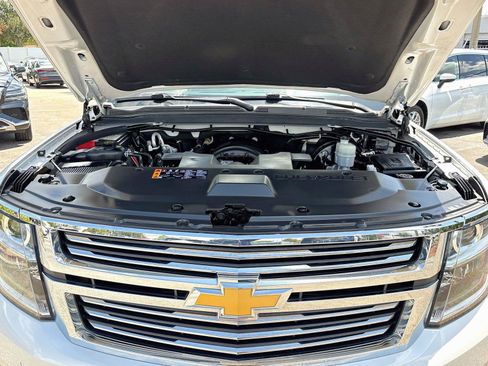 Used 2019 Chevrolet Suburban Premier w/ Premier Plus Edition AWD/4WD image 32