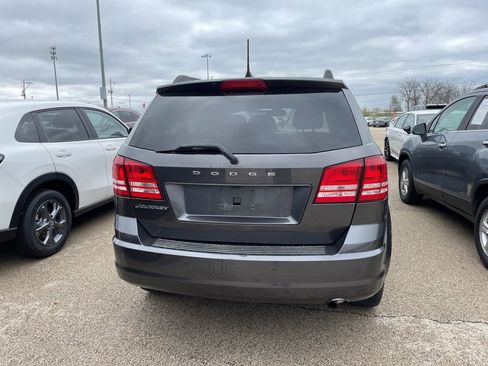 Used 2020 Dodge Journey SE w/ SE Popular Equipment Group FWD image 3