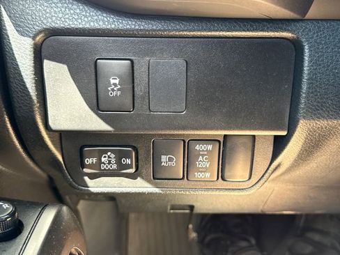 Used 2023 Toyota Tacoma TRD Sport w/ Black Out Package (TMS) AWD/4WD image 30
