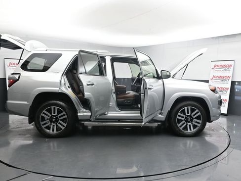 Used 2022 Toyota 4Runner Limited image 46
