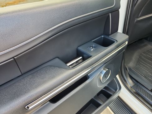 Used 2022 Ford Expedition Max XLT RWD image 44