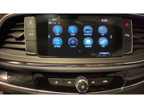 Used 2018 Buick Enclave Essence image 13