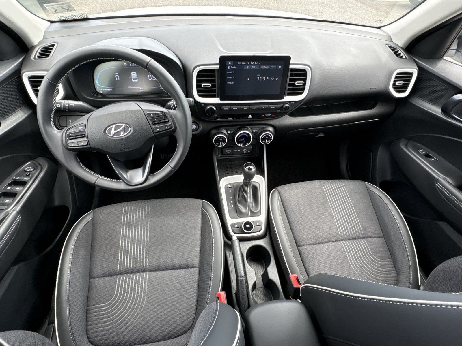 Certified 2026 Hyundai Venue SEL FWD image 23