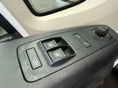 Used 2021 RAM ProMaster 2500 w/ Convenience Group FWD image 10