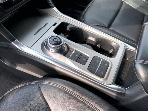 Used 2020 Ford Explorer XLT w/ Equipment Group 202A image 14