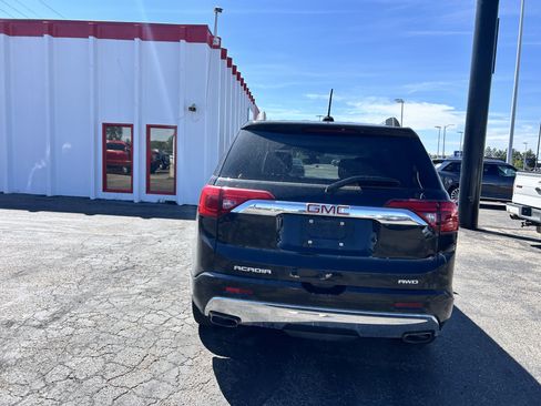 Used 2017 GMC Acadia Denali w/ Technology Package AWD/4WD image 4