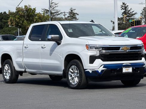 Used 2024 Chevrolet Silverado 1500 LT image 2