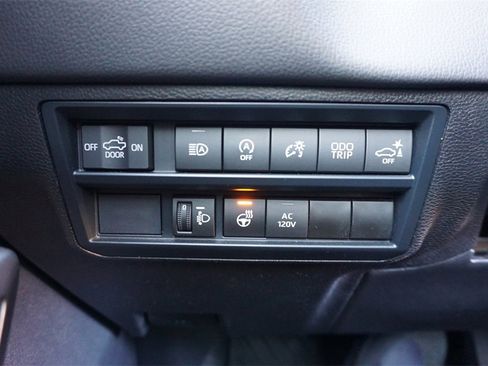 Used 2025 Toyota Tundra Limited image 5