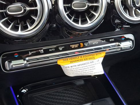 New 2025 Mercedes-Benz GLA 250 4MATIC image 16