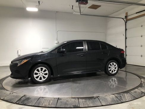 Used 2021 Toyota Corolla LE w/ Carpet Mat Package (TMS) image 4