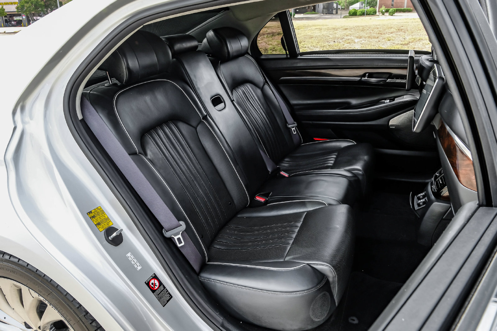 Used 2019 Genesis G90 5.0 Ultimate RWD image 40