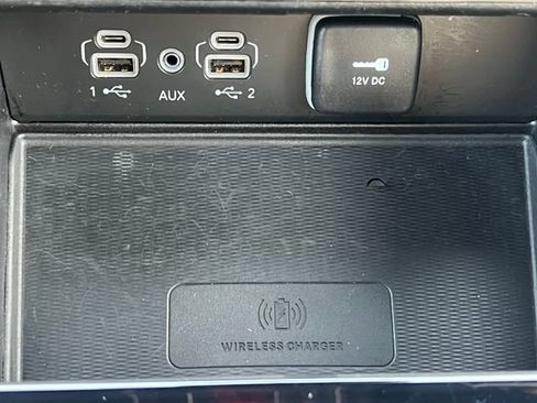 Used 2023 Jeep Grand Cherokee Limited w/ Luxury Tech Group II AWD/4WD image 32
