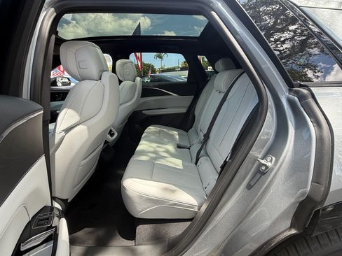 Used 2024 Cadillac Lyriq Luxury RWD image 11