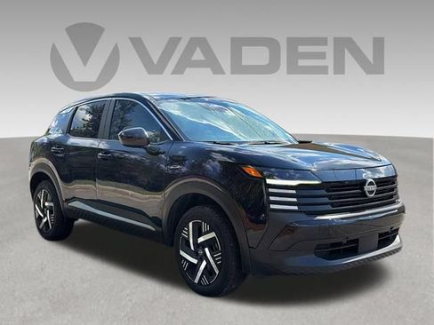 Certified 2025 Nissan Kicks SV FWD image 1