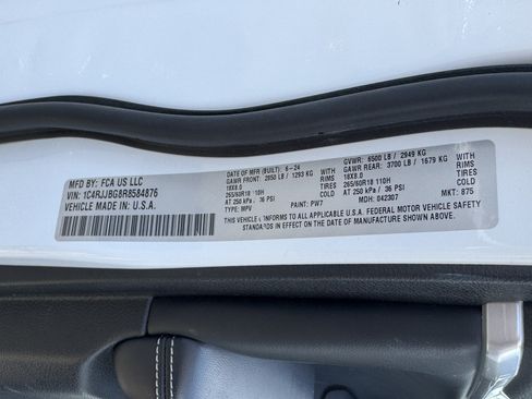 Used 2024 Jeep Grand Cherokee L Limited RWD image 35
