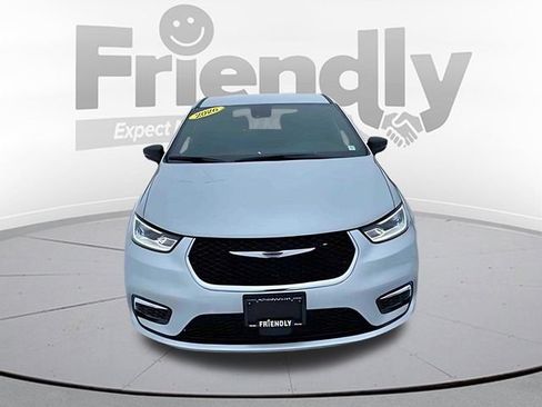 New 2026 Chrysler Pacifica Select FWD image 2