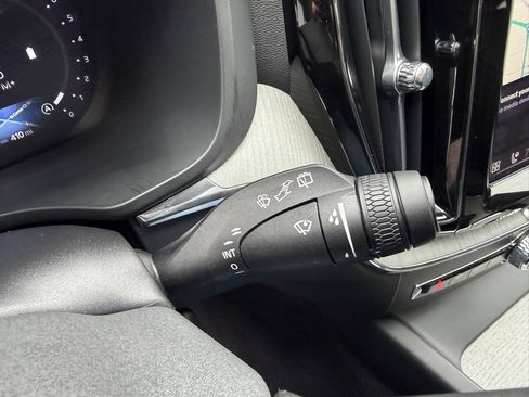 Used 2025 Volvo XC60 B5 Plus w/ Protection Package Premier image 29