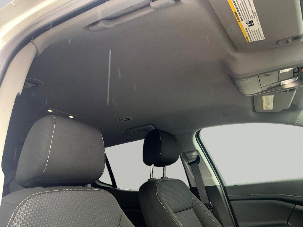 Used 2023 GMC Acadia SLE FWD image 33
