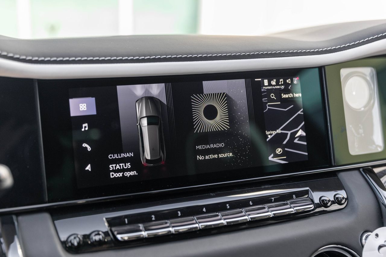 New 2027 Rolls-Royce Cullinan Black Badge AWD/4WD image 28