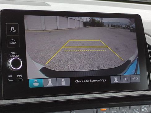 Used 2025 Honda Odyssey Touring image 17