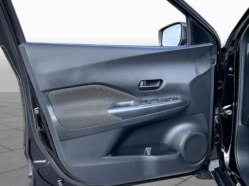 Used 2019 Nissan Kicks S FWD image 22