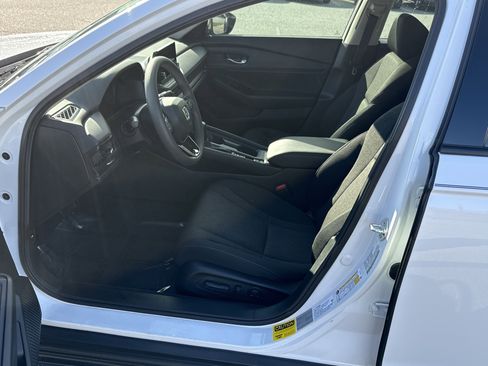 Used 2024 Honda Accord EX image 14