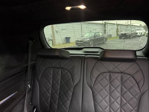 Used 2023 BMW X7 xDrive40i w/ M Sport Package AWD/4WD image 12