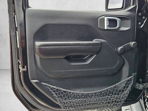 Used 2018 Jeep Wrangler Unlimited Sport image 10