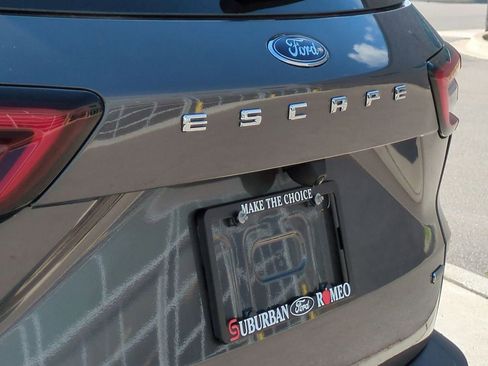 New 2025 Ford Escape SE image 11