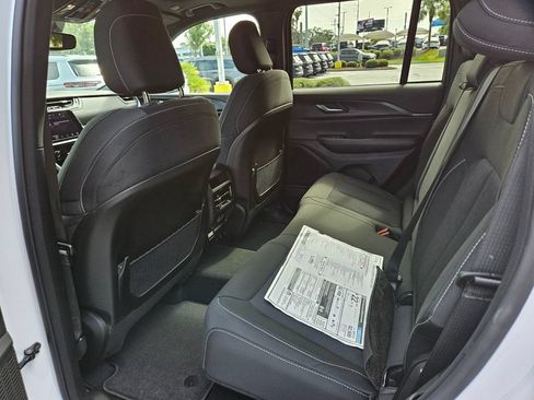 New 2024 Jeep Grand Cherokee Laredo X w/ Luxury Tech Group I RWD image 11