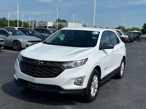 Used 2019 Chevrolet Equinox LT w/ LPO, Blackout Package FWD image 7