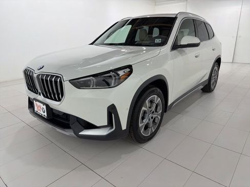 Used 2025 BMW X1 xDrive28i w/ Premium Package image 1