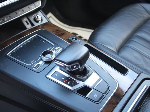 Used 2018 Audi Q5 2.0T Premium Plus w/ Premium Plus Package image 22