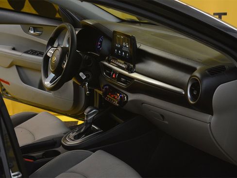 Used 2019 Kia Forte LXS image 63