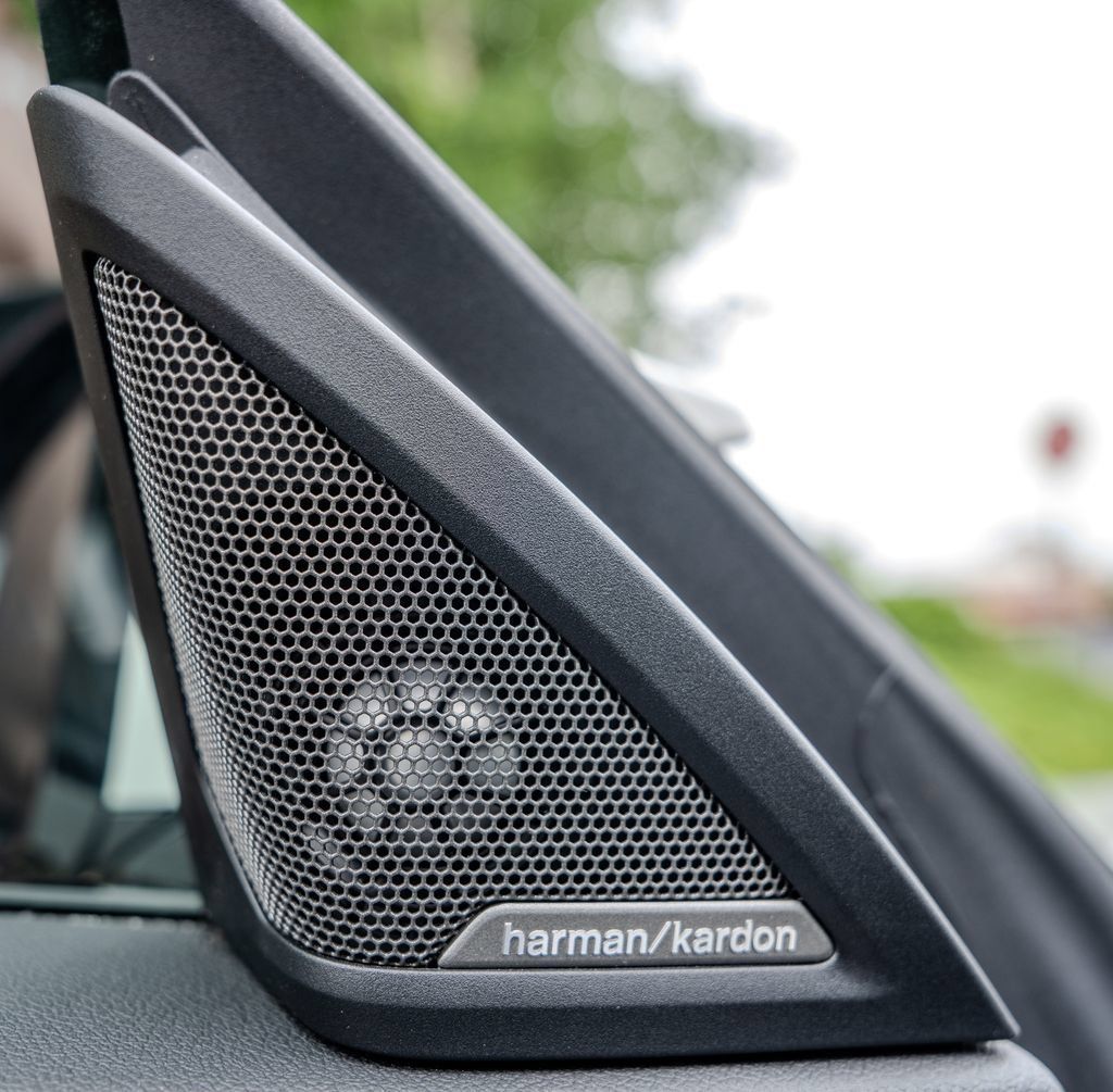 Used 2025 BMW M2 w/ Lighting Package RWD image 17