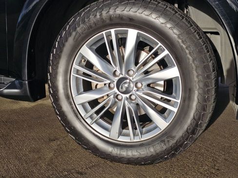 Used 2019 INFINITI QX80 Luxe w/ All-Season Package image 9