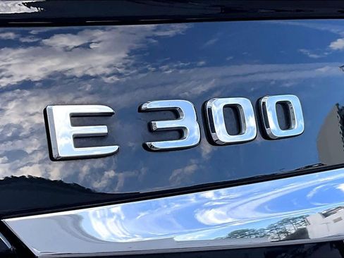 Used 2019 Mercedes-Benz E 300 w/ Premium 1 Package image 29