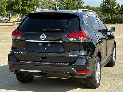 Used 2017 Nissan Rogue SV AWD/4WD image 8