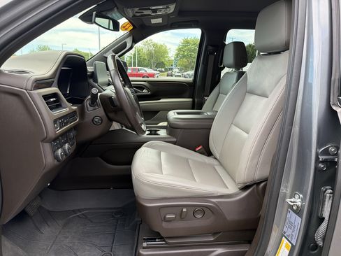 Used 2022 Chevrolet Suburban LT w/ LT Signature Package AWD/4WD image 15