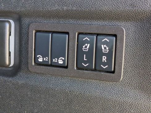 Used 2024 Chevrolet Suburban Premier image 16