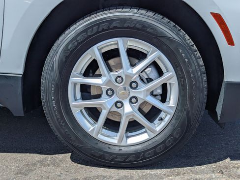 Certified 2022 Chevrolet Equinox LS w/ LPO, Floor Liner Package AWD/4WD image 48
