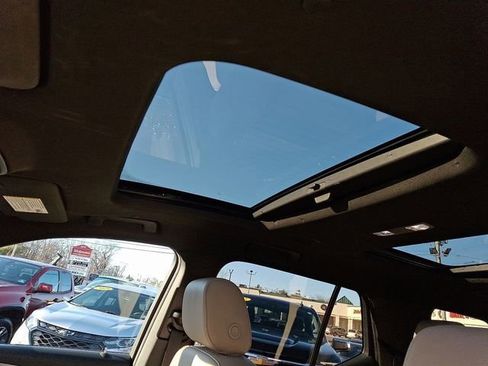 Used 2022 Chevrolet Traverse LT w/ LT Premium Package image 26